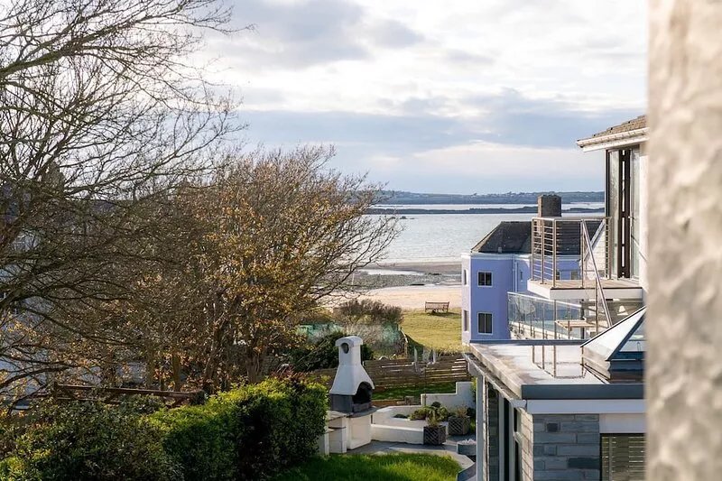 Cwalafila - a spacious holiday home in rhosneigr, anglesey