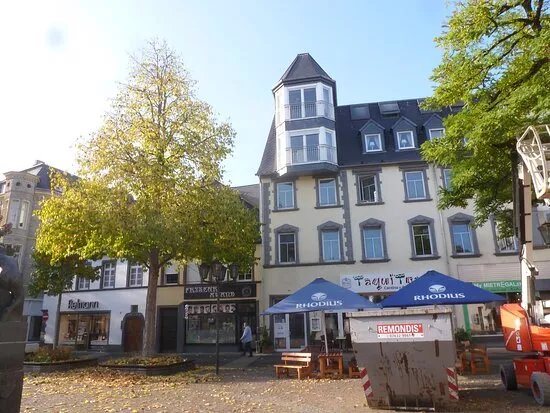 Backerjungen Brunnen In Andernach Am Marktplatz