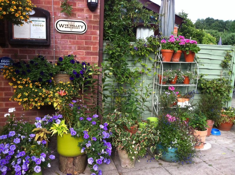 Three Horseshoes Inn
