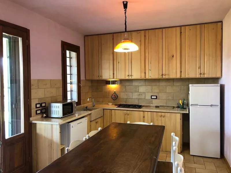 Bright country villa, with veranda, pool, garden, near Florence