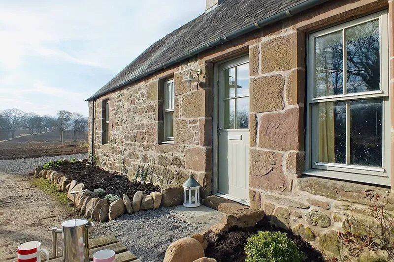 2 bedroom accommodation in Bankfoot, near Dunkeld