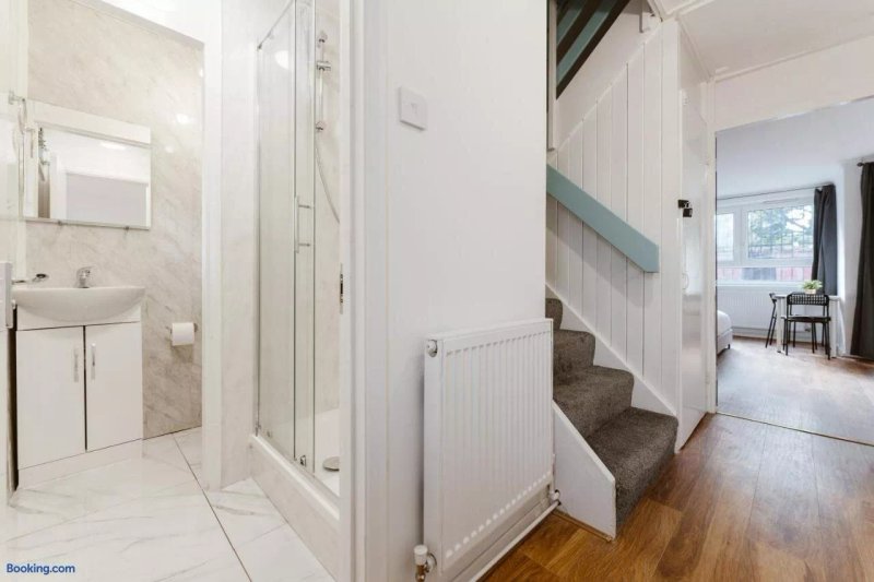 Shadwell Double Room - 13