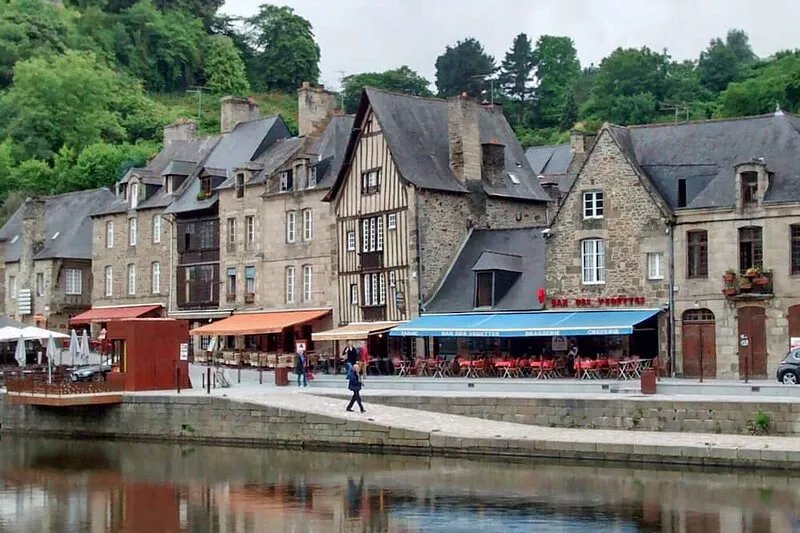 Holiday home sleeping 5 in Dinan port