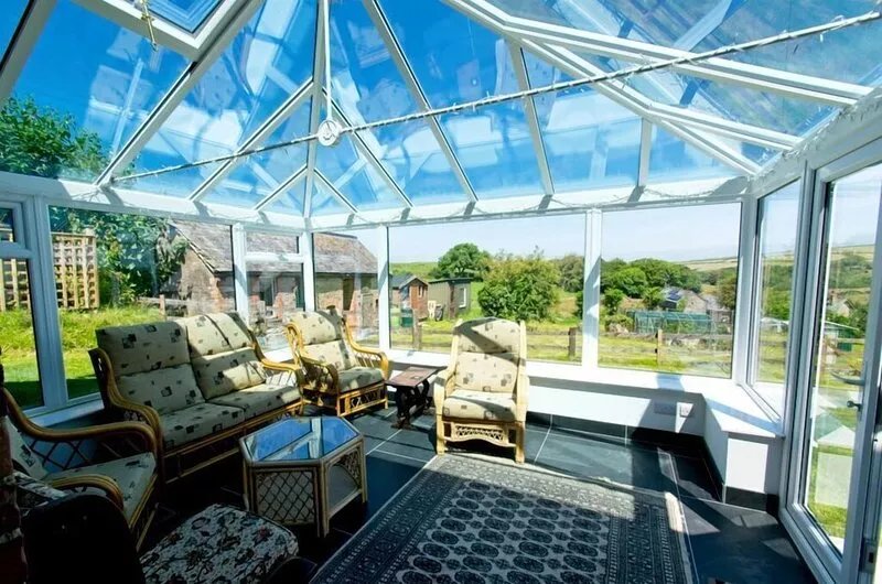 Cosy countryside cottage  10 mins drive from beach and amenities.