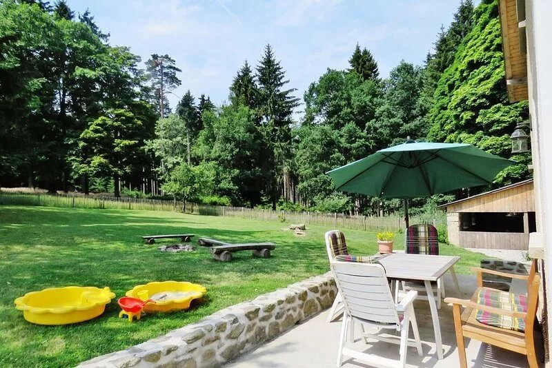 Particularly beautiful, renovated house with stunning views on the edge of the