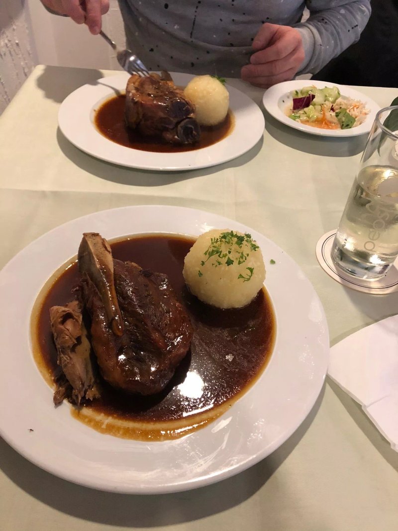 Gaststatte Zehentbartl