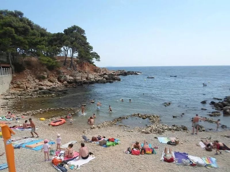 Apart. T2 in house, terrace and private garden 100m from the sea