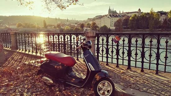 Vespa Story - scooter rental & tours