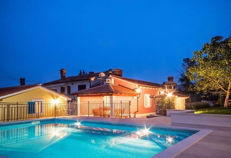 Private pool, family-friendly - reopened in 2019!