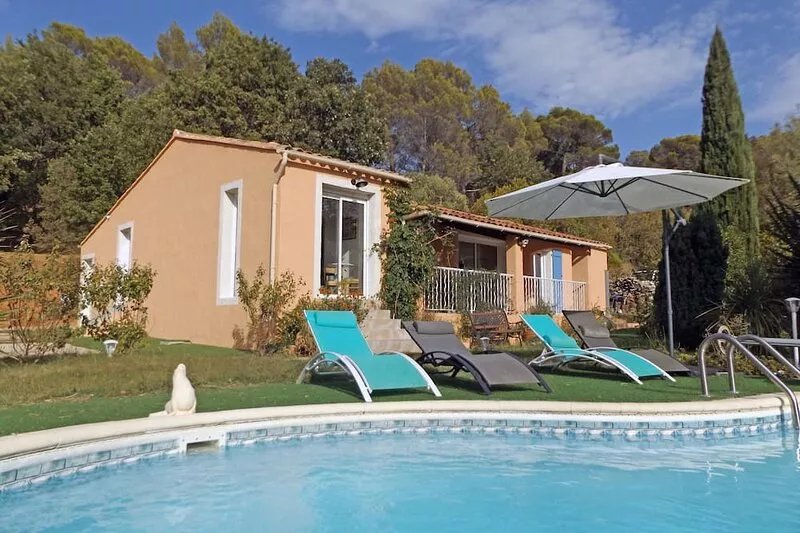 Villa Provence, renovated in 2016, private pool, and large garden