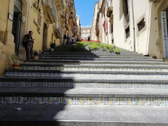 Scalinata di Santa Maria del Monte