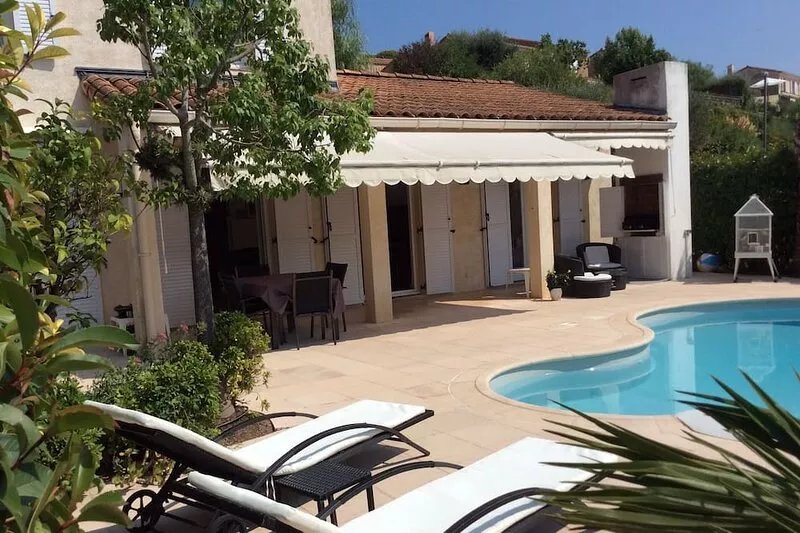 Villa * air conditioned * PRIVATE SWIMMING POOL Domaine LUXE with tennis, 5 min