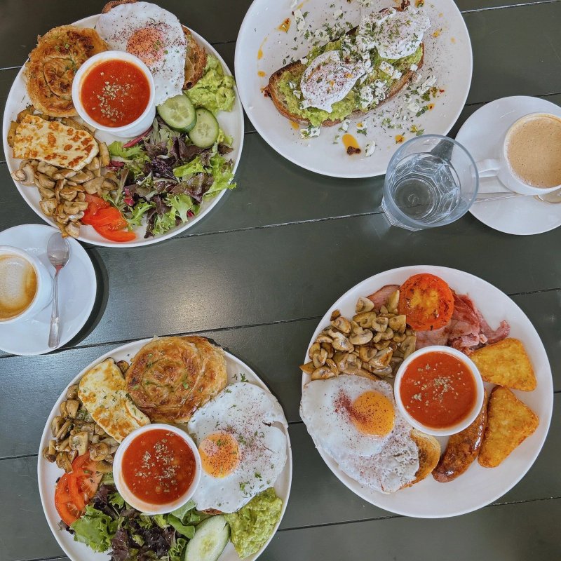 Bromley's Cafe / Deli