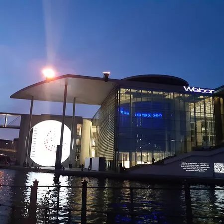 Film- Und Lichtprojektion Im Parlamentsviertel