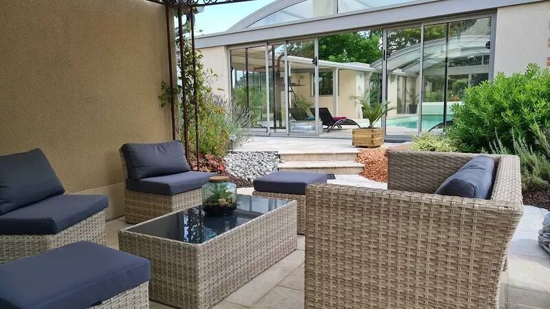 Villa ALL COMFORT, PRIVATE SWIMMING POOL, jacuzzi, not overlooked, 4000 hectares