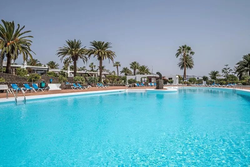 Holiday Home “Casa Hamlet” with Pool, Wi-Fi, A/C, Terrace & Garden