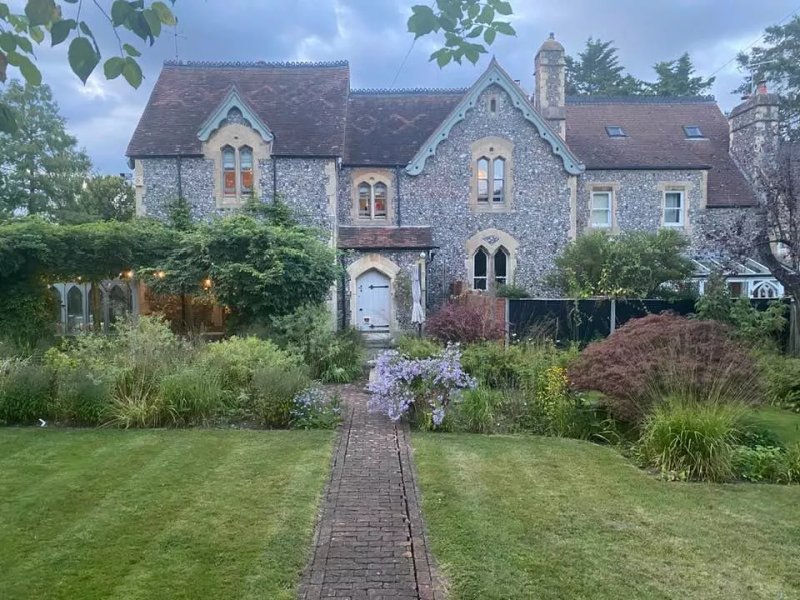 Luxury Country Estate with Concierge and Staff. Close to London, Windsor, Ascot
