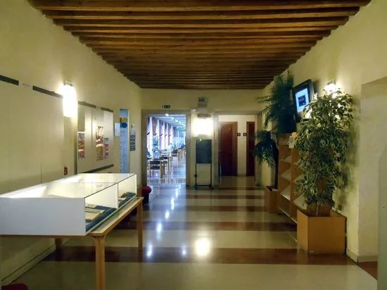 Biblioteca Civica R. Bortoli