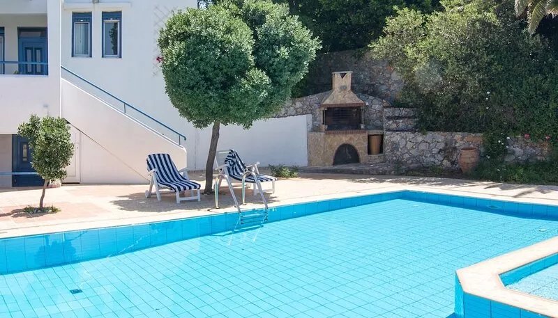Villa Anemos with garden and private swimming pool in Lefkogia near Plakias