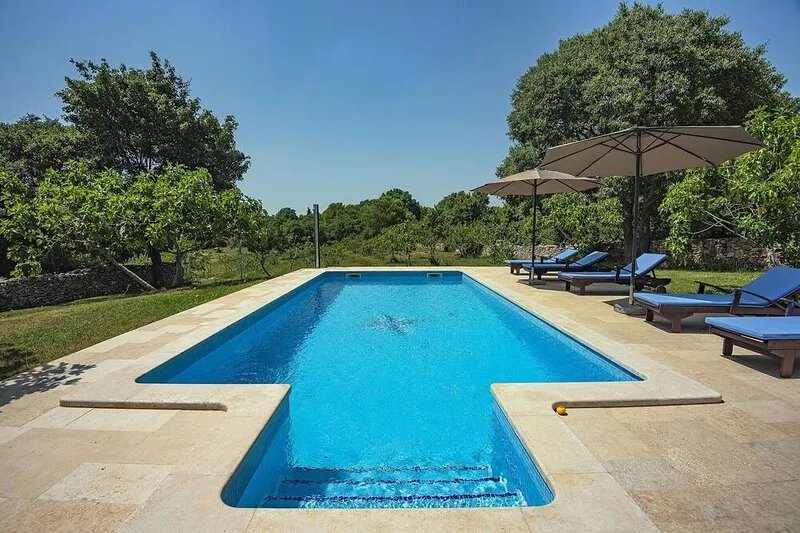 Rustic holiday home in Valtura with swimming pool