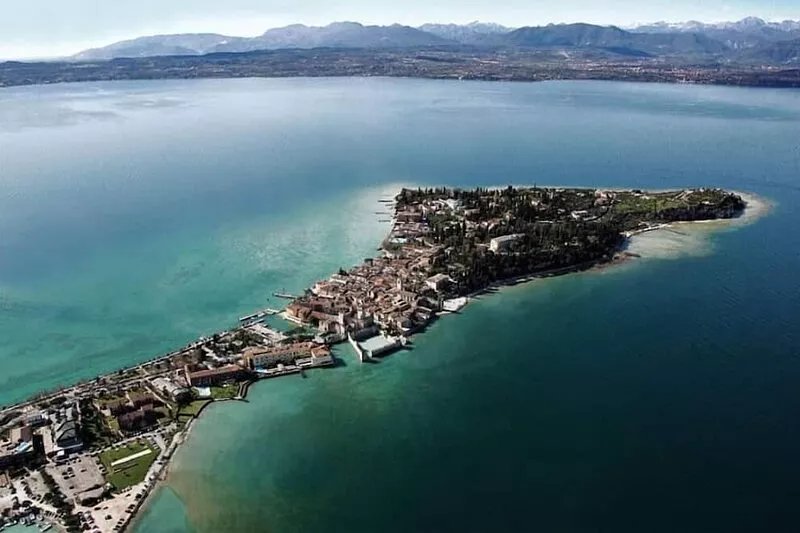 Monzambano: Appartment in historic country house close to the Garda lake