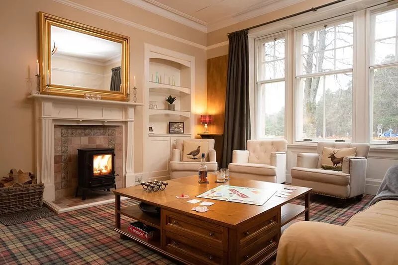 Sleeps 12 in 6 double bedrooms all en-suite