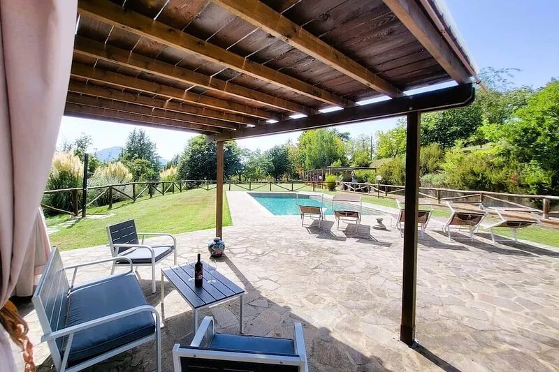 Totally private cottage with own pool, amazing views and close to Barga!  WIFI