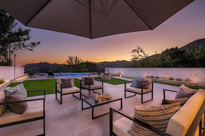 Brand Modern Villa Maris with pool and hot tub