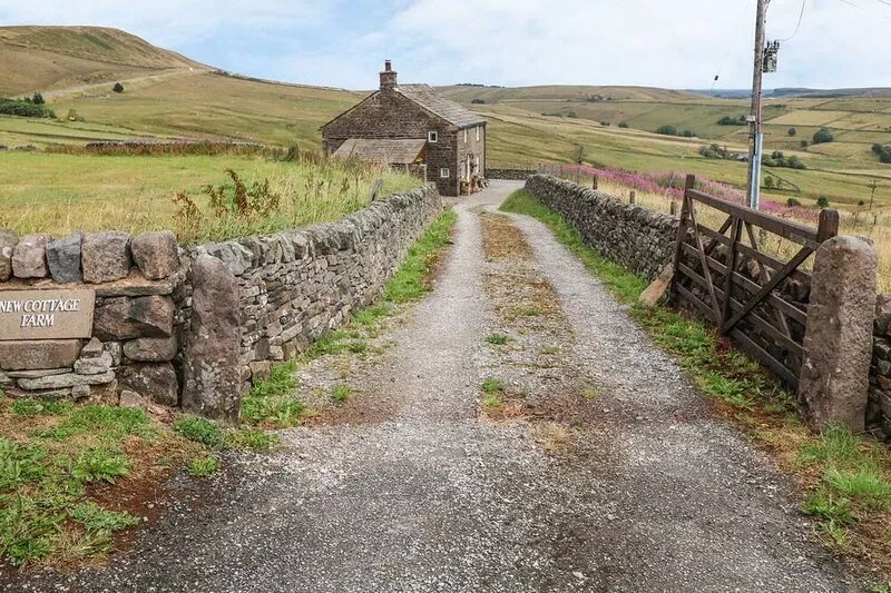NEW COTTAGE FARM, family friendly, with open fire in Buxton