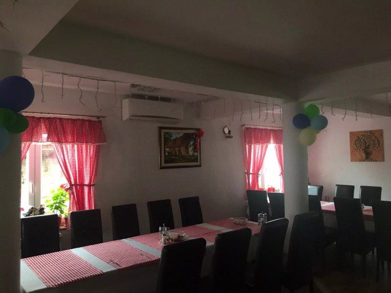 Lonjski Dvori