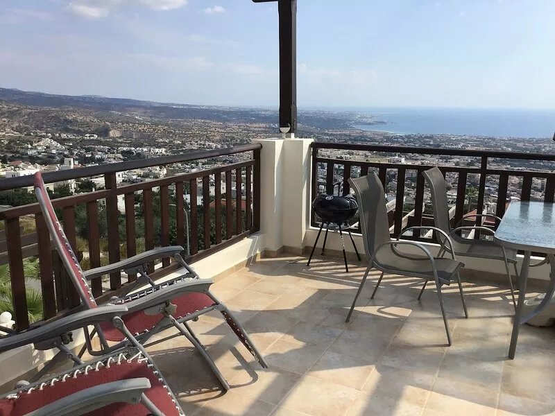 Stunning panoramic sea & mountain views from south facing balcony