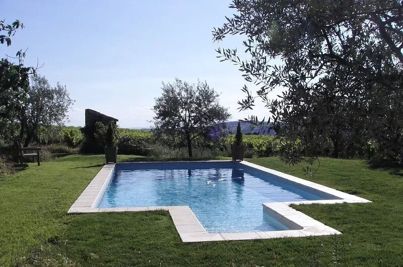 Peace and tranquility for 2 in the heart of Provence.