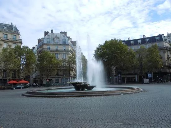 Fontaine de la Place Victor Hugo