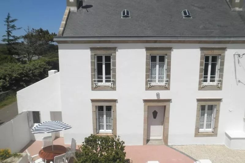 Pleasant, quiet house 2 minutes' walk from the ocean
