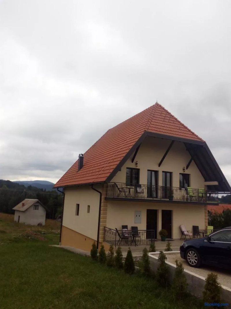 Apartments Tarsko Sunce
