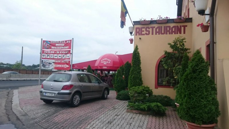 Complex Turistic Paralela'45