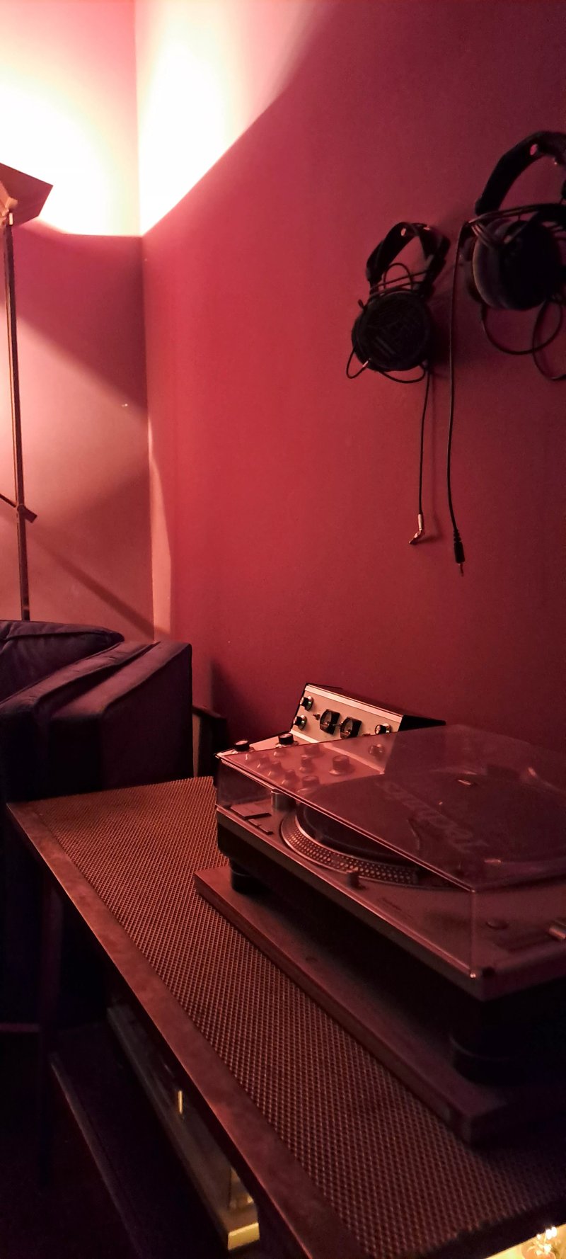Ж Jazz Room