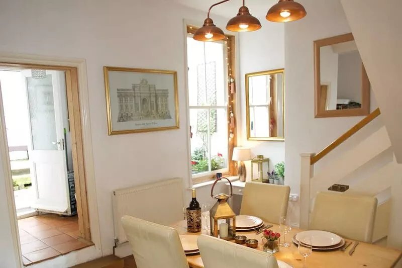 Character spacious cottage close to Chesil beach