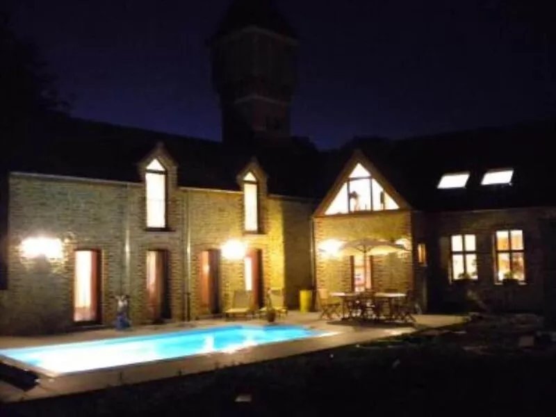 Character house with private heated swimming pool not overlooked and jacuzzi