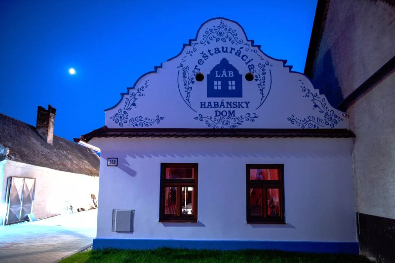 Restauracia Habansky dom