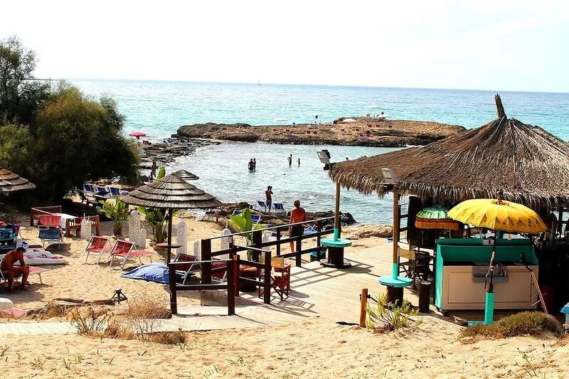 Villa in the vicinity of the sandy cove "Punta Della Suina"