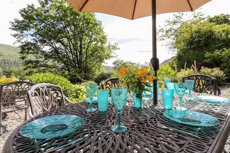 HUNTINGSTILE LODGE, pet friendly, luxury holiday cottage in Grasmere