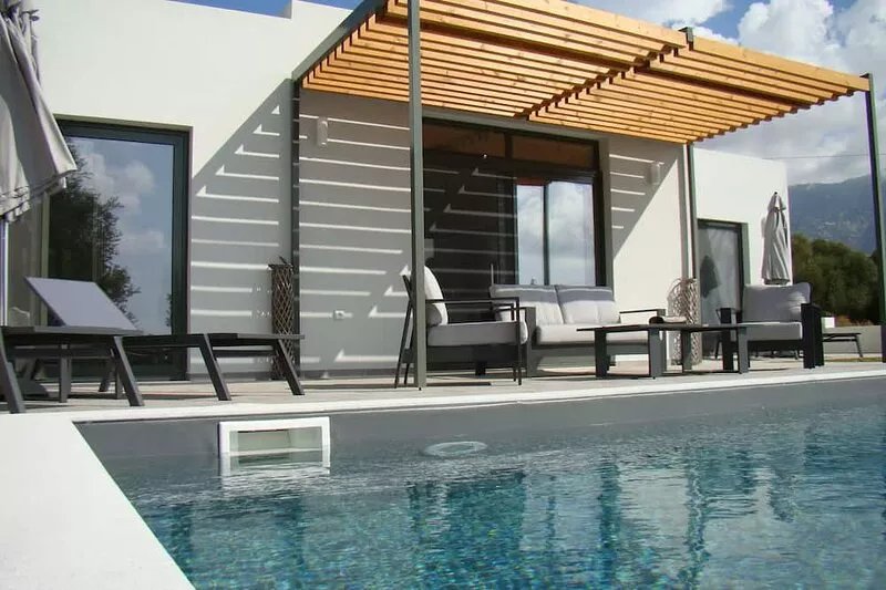 Stunning new contemporary villa, located in a quiet village - 1km from the beach