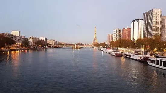 Liberty Trans Taxi moto VTC Paris Orly Roissy CDG