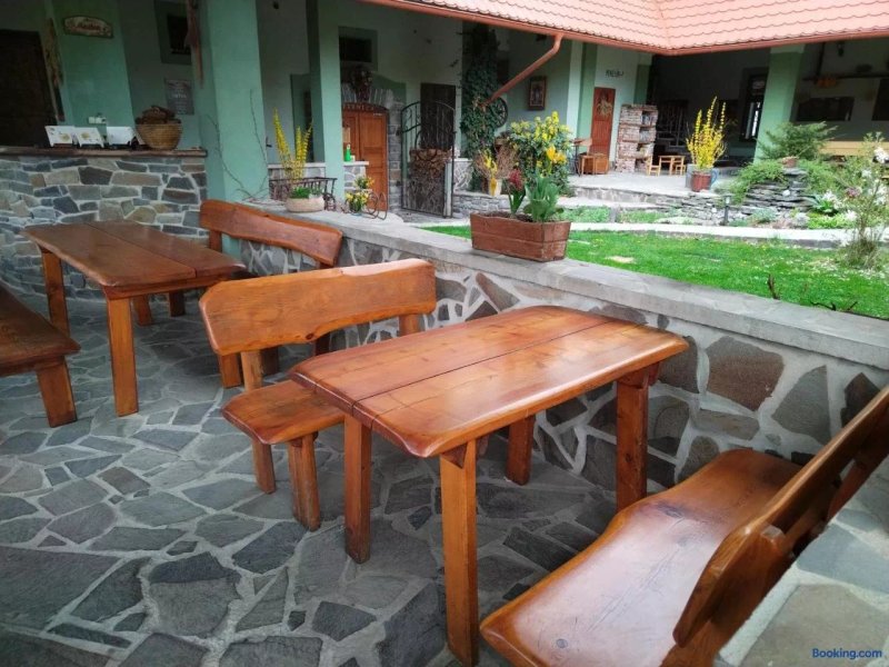 Pivnica a Penzion Pri Studni