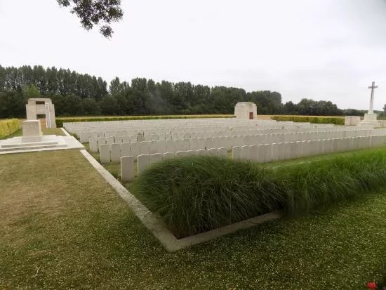 La Neuville British Cemetery, Corbie