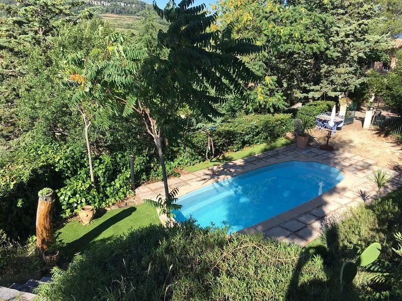 south of france sunny farmhouse in mediterranean garden
