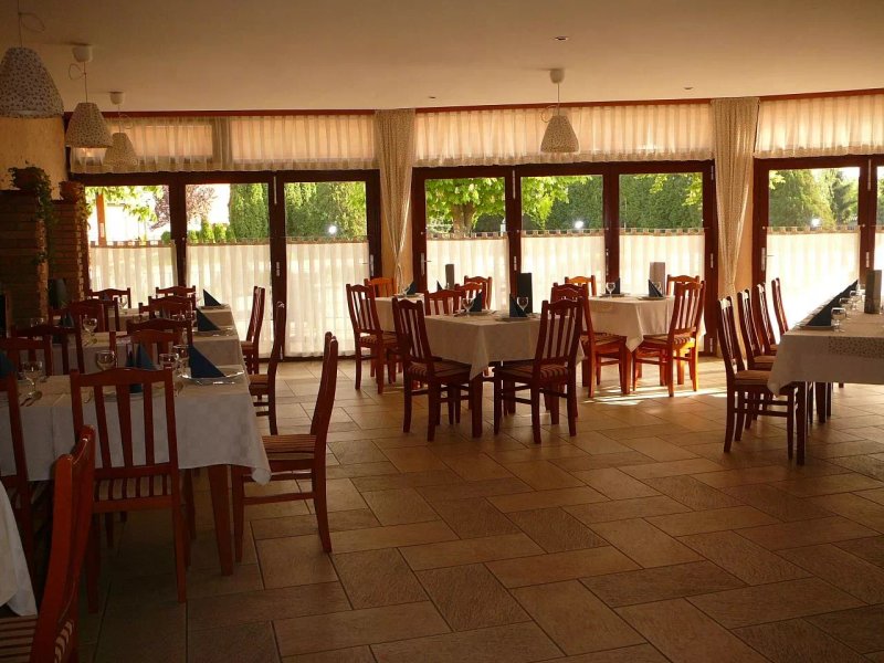 Hotel Falukozpont