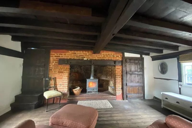2 bedroom accommodation in Romsey, near Brook