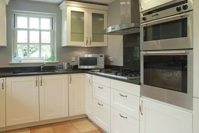 Sea House,Lymington, a lovely Georgian house. IN 2025, WE OFFER A 10% REDUCTION.
